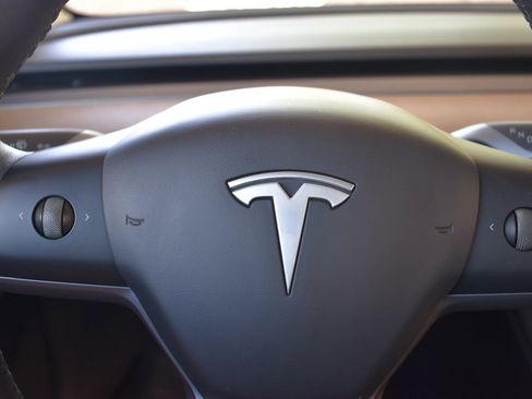 Used 2022 Tesla Model 3 Standard Range RWD image 11