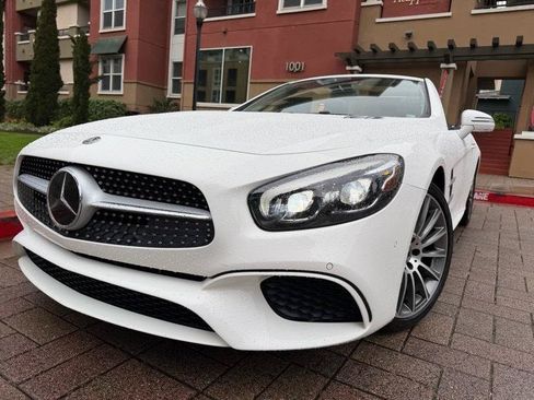 Used 2018 Mercedes-Benz SL 550 image 24