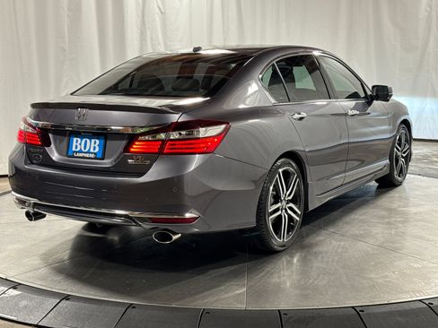Used 2016 Honda Accord Touring image 10
