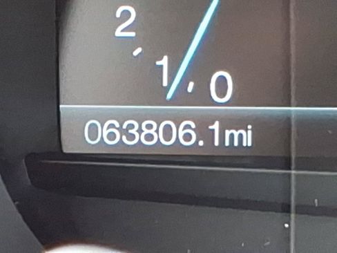 Used 2018 Ford Edge Titanium w/ Equipment Group 302A AWD/4WD image 28