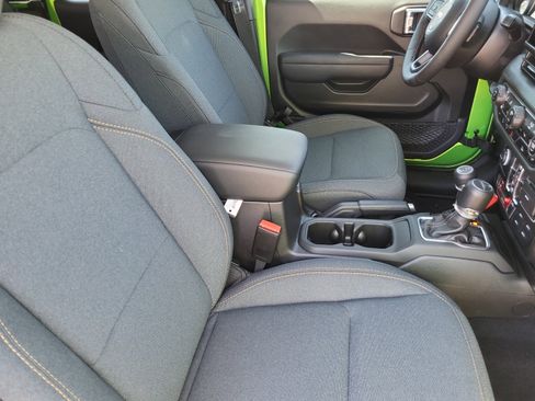 New 2025 Jeep Gladiator Willys image 19