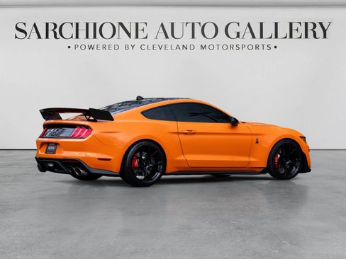 Used 2021 Ford Mustang Shelby GT500 w/ Carbon Fiber Track Pack RWD image 2