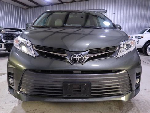 Used 2018 Toyota Sienna XLE w/ Protection Package image 8