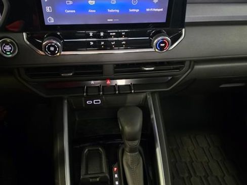 Used 2025 Chevrolet Colorado W/T RWD image 29