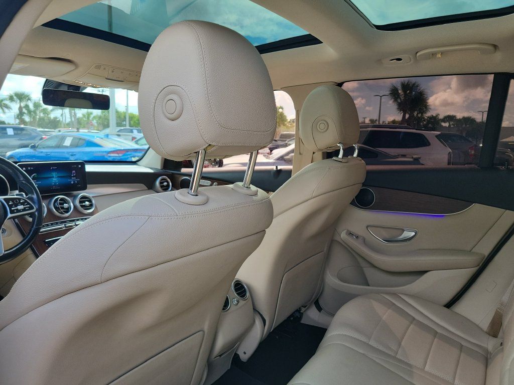Used 2021 Mercedes-Benz GLC 300 w/ Premium Package image 24