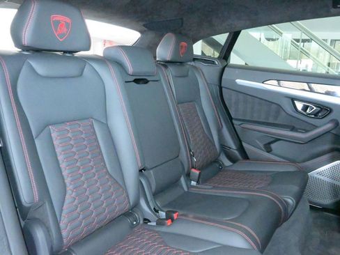 Used 2020 Lamborghini Urus AWD/4WD image 24