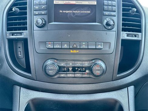 Used 2017 Mercedes-Benz Metris Passenger image 22