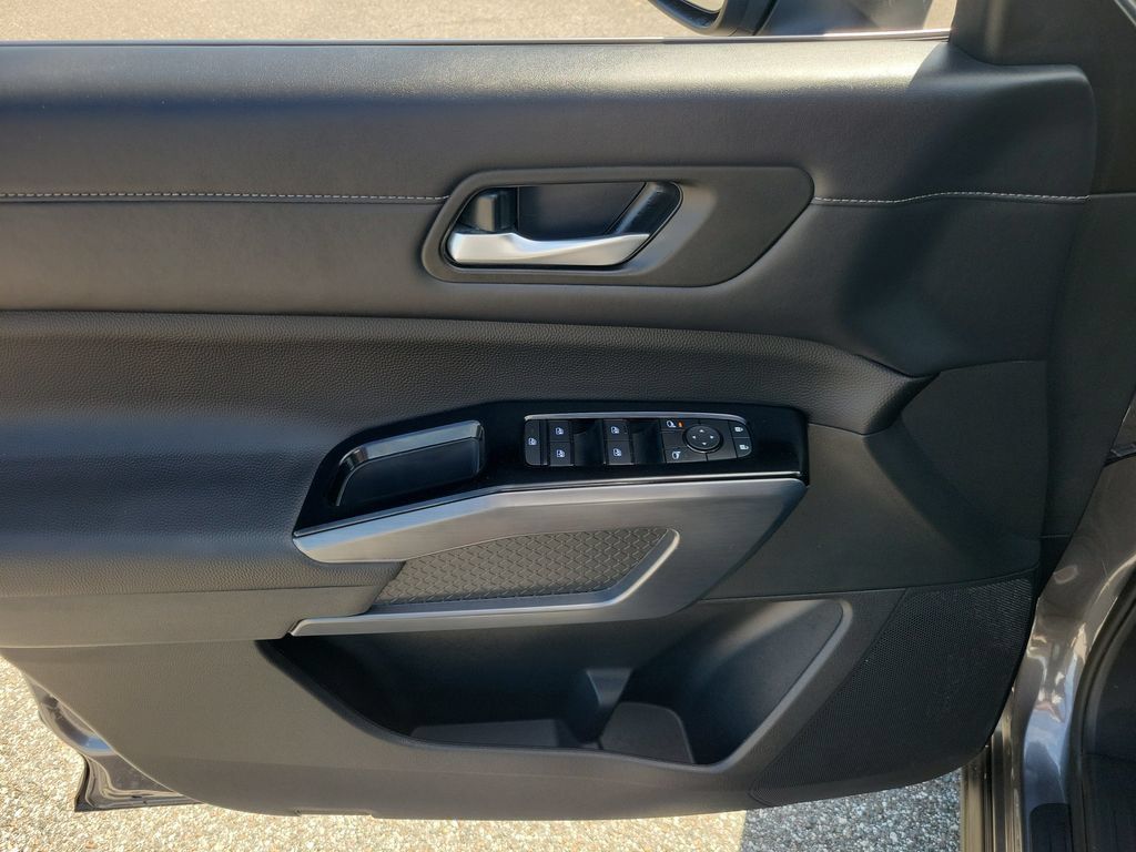 Certified 2026 Nissan Pathfinder SL AWD/4WD image 13