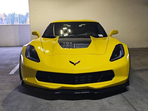 Used 2015 Chevrolet Corvette Z06 w/ 3LZ Preferred Equipment Group image 3