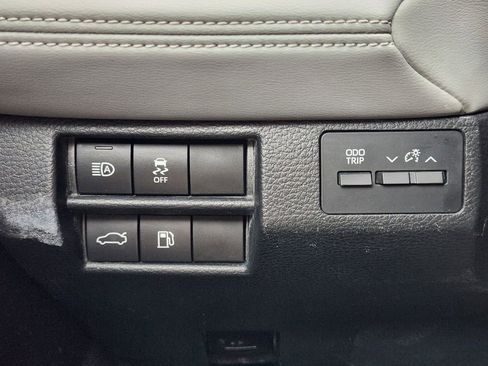 Used 2020 Toyota Avalon XLE image 20