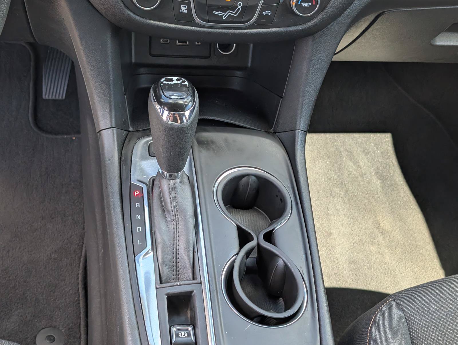 Used 2020 Chevrolet Equinox LT FWD image 23