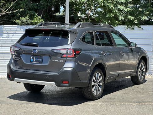 Used 2023 Subaru Outback Limited AWD/4WD image 10