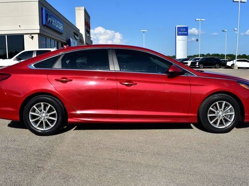 Used 2018 Hyundai Sonata SE FWD image 2