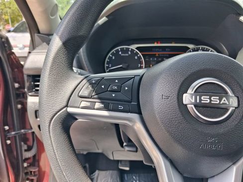 Used 2024 Nissan Sentra SV FWD image 17