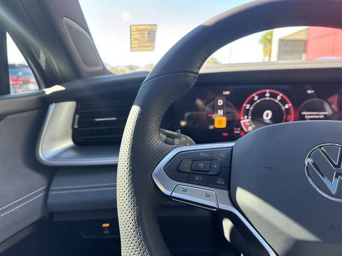 New 2026 Volkswagen Tiguan SE R-Line image 31