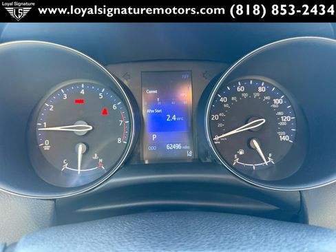 Used 2018 Toyota C-HR XLE FWD image 18