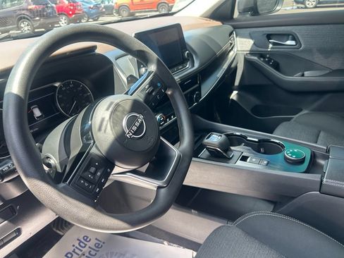 Used 2022 Nissan Rogue SV AWD/4WD image 16