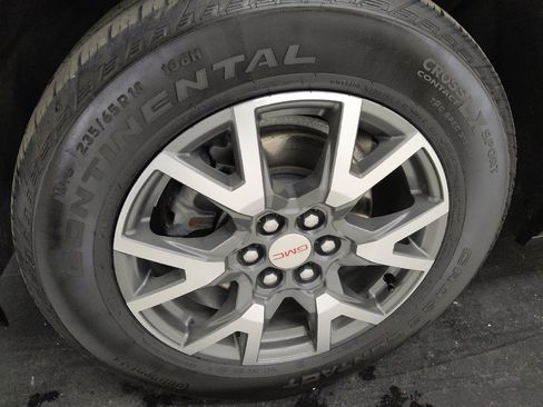 Used 2023 GMC Acadia SLE w/ LPO, Floor Liner Package FWD image 31