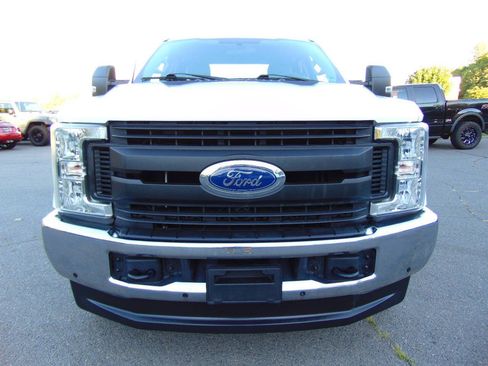 Used 2019 Ford F250 XL w/ XL Value Package AWD/4WD image 3