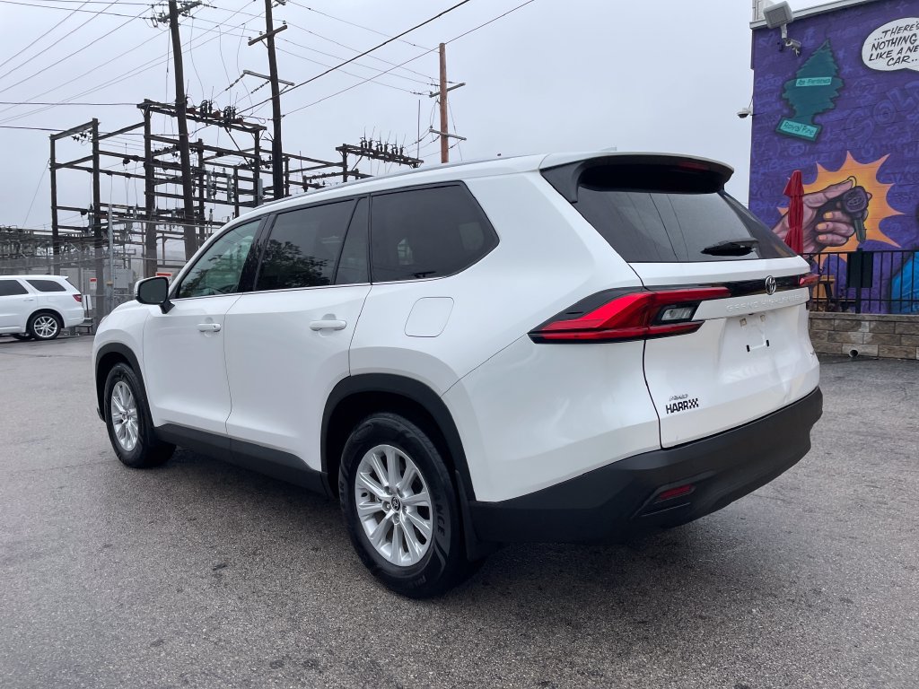 Used 2024 Toyota Grand Highlander AWD image 3