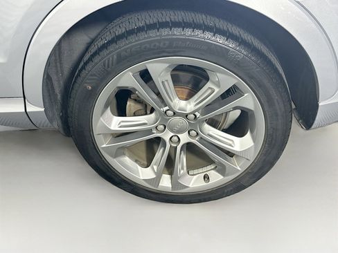 Used 2018 Audi Q3 2.0T Premium Plus w/ Premium Plus Package FWD image 11