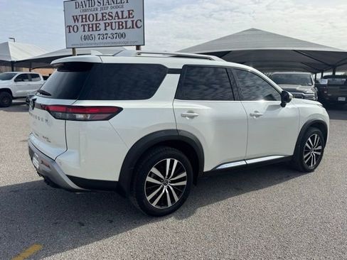 Used 2023 Nissan Pathfinder Platinum w/ Cargo Package image 6