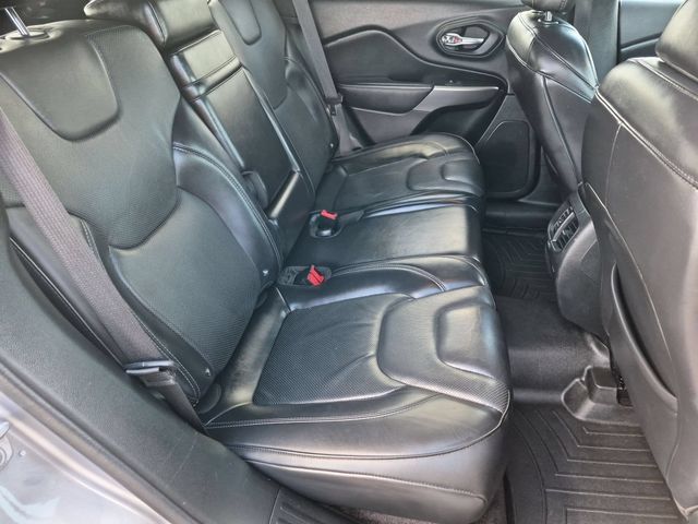 Used 2019 Jeep Cherokee Limited AWD/4WD image 19