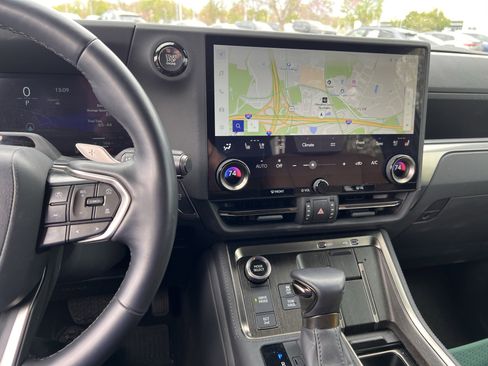 Used 2024 Lexus GX 550 w/ Cold Area Package image 18