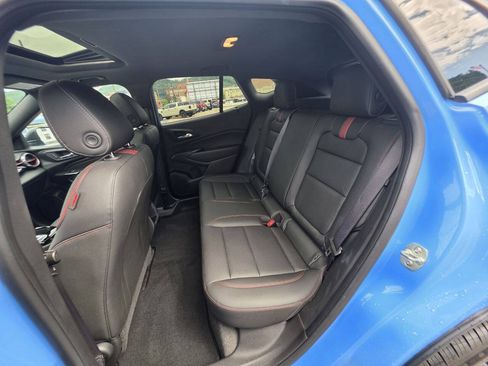 Used 2024 Chevrolet Trax RS w/ Sunroof Package FWD image 14