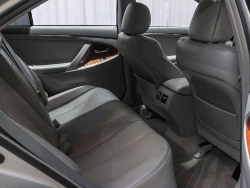 Used 2010 Toyota Camry XLE FWD image 38