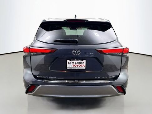Used 2022 Toyota Highlander Platinum image 6