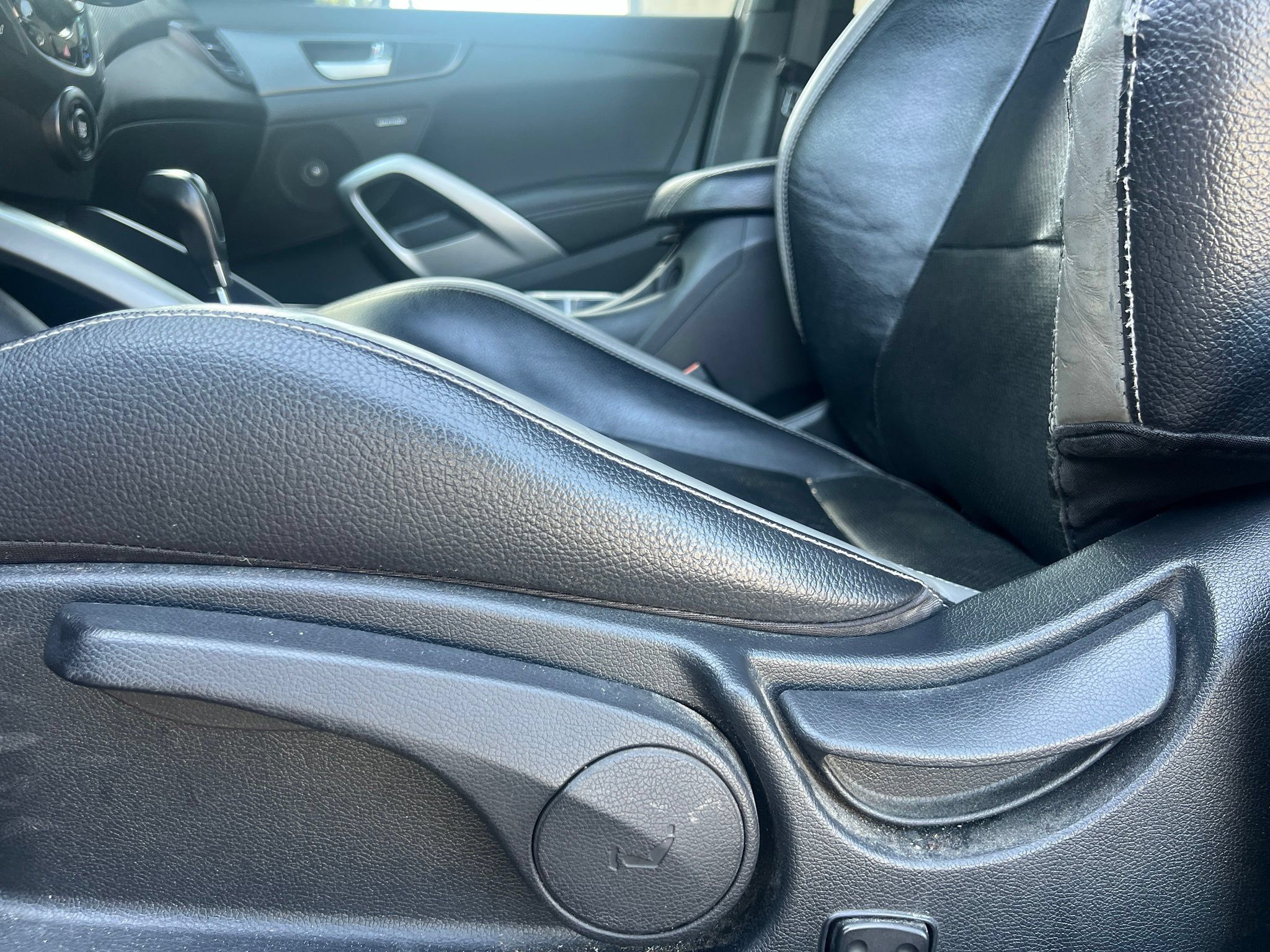 Used 2016 Hyundai Veloster Turbo FWD image 23