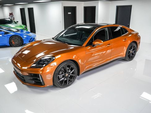 Used 2024 Porsche Panamera 4 w/ Premium Package AWD/4WD image 2