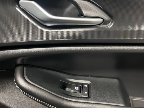 Used 2023 Jeep Grand Cherokee L Laredo image 18