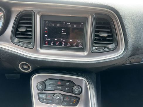 Used 2021 Dodge Challenger SXT w/ Driver Convenience Group image 15