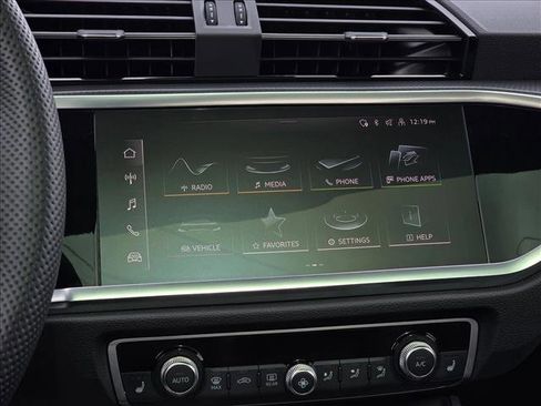 Certified 2025 Audi Q3 2.0T Premium Plus w/ Premium Plus Package image 23