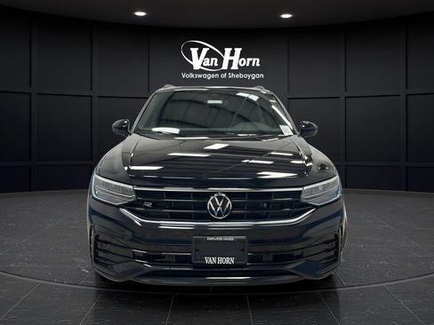 Used 2024 Volkswagen Tiguan SE R-Line AWD/4WD image 2
