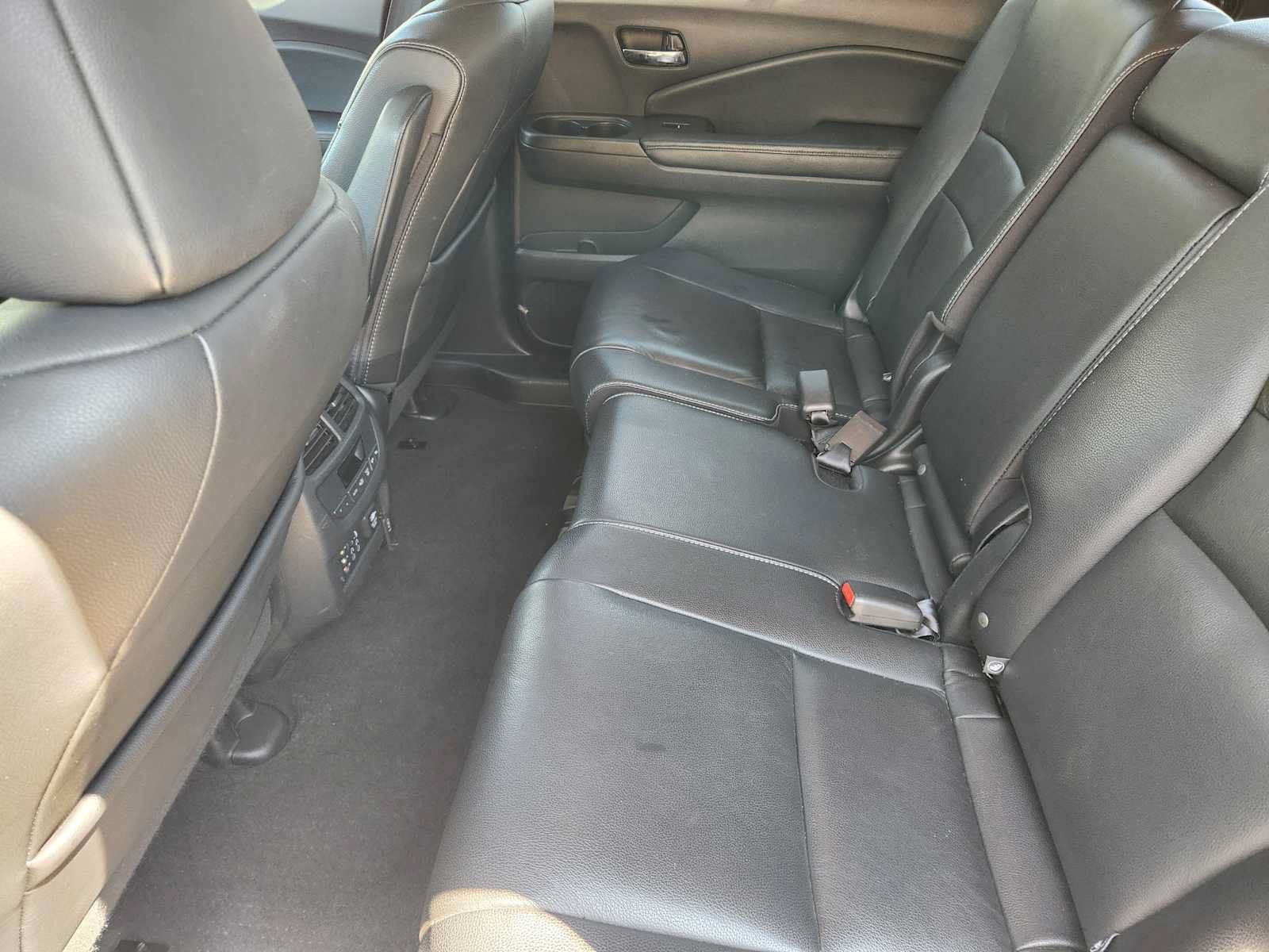 Used 2017 Honda Pilot Touring image 31