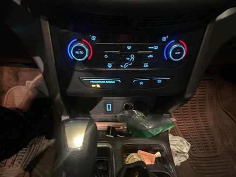 Used 2017 Ford Escape SE image 10