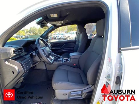 Certified 2025 Toyota 4Runner SR5 AWD/4WD image 31