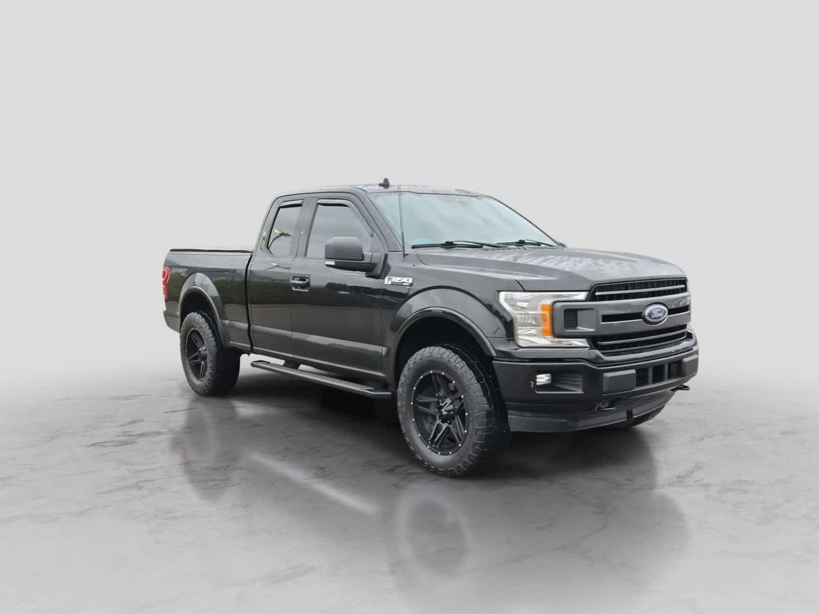 Used 2019 Ford F150 XLT w/ Equipment Group 302A Luxury AWD/4WD image 2