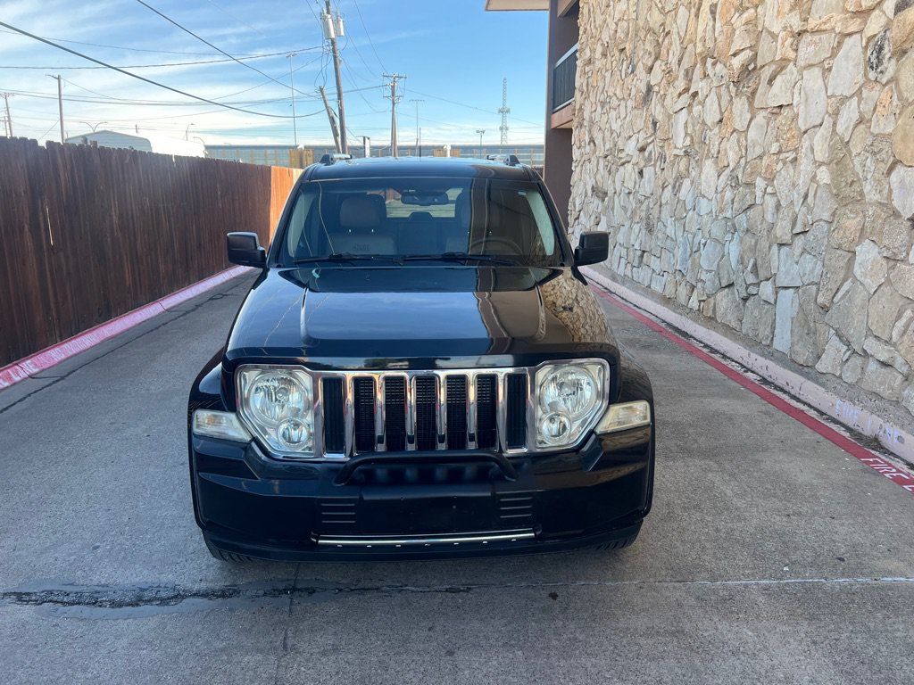 Used 2011 Jeep Liberty Limited w/ Exterior Appearance Group RWD image 2