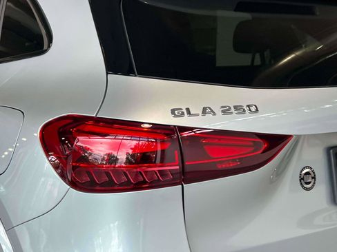 Used 2025 Mercedes-Benz GLA 250 4MATIC image 8