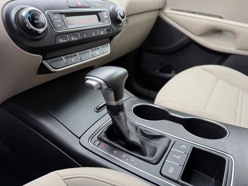 Used 2020 Kia Sorento S image 31