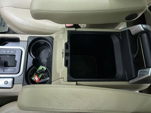 Used 2013 Land Rover LR4 HSE image 24