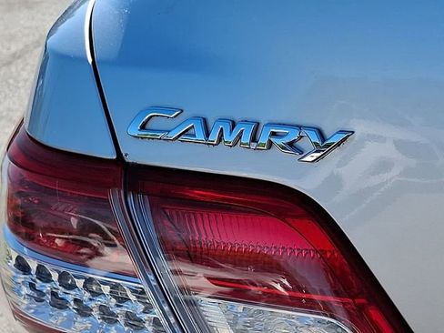 Used 2011 Toyota Camry LE FWD image 28