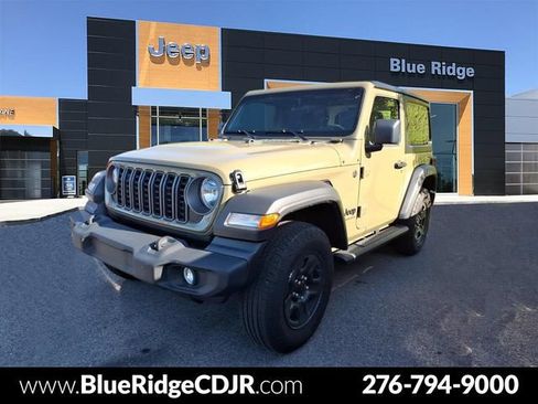 Used 2025 Jeep Wrangler Sport AWD/4WD image 1