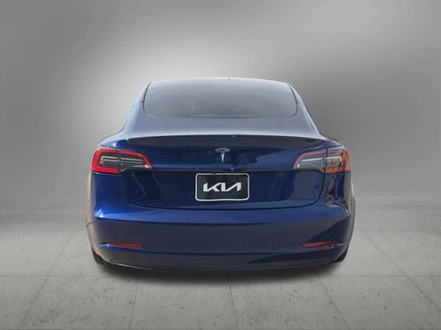 Used 2023 Tesla Model 3 Standard Range image 5