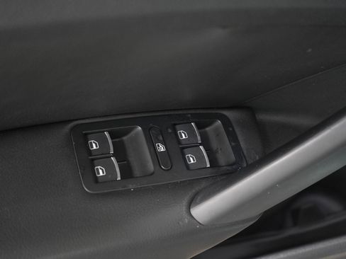 Used 2013 Volkswagen Passat 2.5 SE FWD image 18