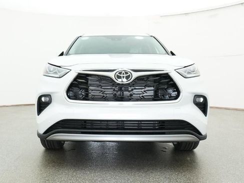 New 2026 Toyota Highlander Platinum AWD/4WD image 31